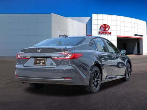 Used 2025 Toyota Camry LE FWD image 10