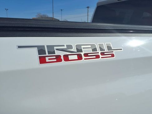 Used 2021 Chevrolet Silverado 1500 Custom Trail Boss w/ LPO, Dark Essentials Package image 30