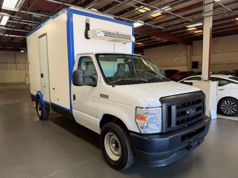 Used 2023 Ford E-350 and Econoline 350 Super Duty w/ Power Windows & Locks Group RWD image 6