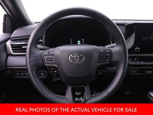 Used 2025 Toyota Camry SE w/ Convenience Package image 13