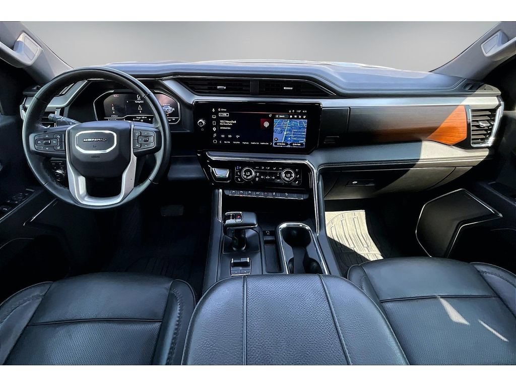 Used 2025 GMC Sierra 1500 Denali w/ Technology Package AWD/4WD image 8
