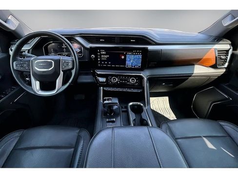 Used 2025 GMC Sierra 1500 Denali w/ Technology Package AWD/4WD image 8