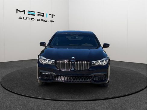 Used 2019 BMW 740i w/ M Sport Package image 3