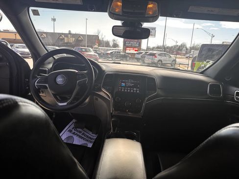 Used 2018 Jeep Grand Cherokee Limited image 15