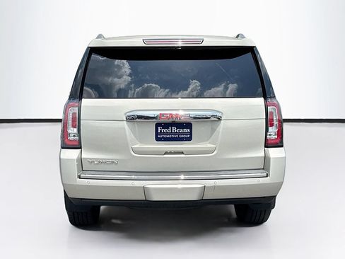 Used 2015 GMC Yukon Denali w/ Touring Package AWD/4WD image 9