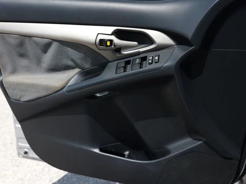 Used 2011 Toyota Matrix w/ Matrix Sport Pkg FWD image 39