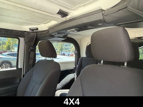 Used 2017 Jeep Wrangler Sport w/ Trailer Tow Group AWD/4WD image 10