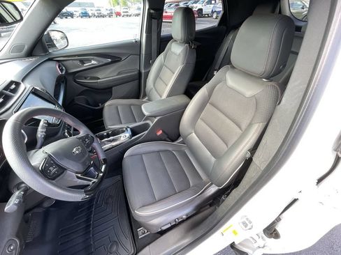 Used 2021 Chevrolet TrailBlazer RS w/ Convenience Package FWD image 19