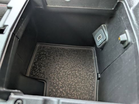 Used 2022 Jeep Wrangler Unlimited Rubicon image 33