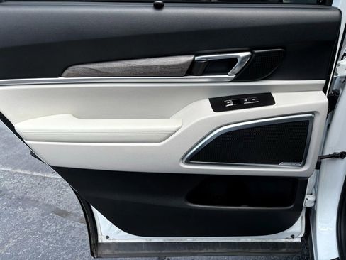 Used 2020 Kia Telluride SX w/ SX Prestige Package image 13