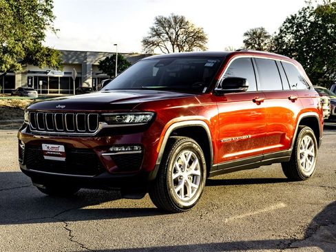 Used 2022 Jeep Grand Cherokee Limited w/ Trailer Tow Prep Group (B) image 9