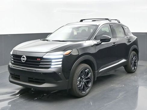 New 2026 Nissan Kicks SR w/ Illumination Package FWD image 1