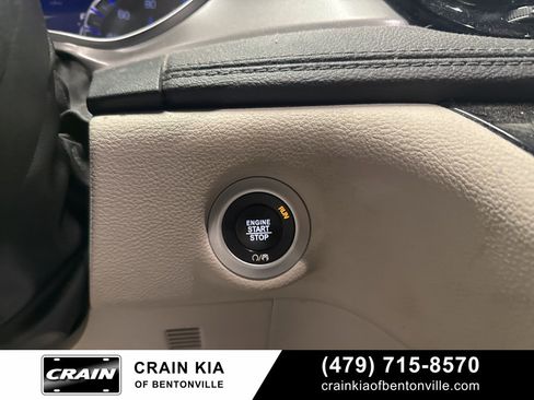 Used 2019 Chrysler Pacifica Limited image 21