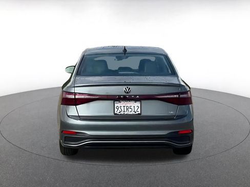 Used 2025 Volkswagen Jetta SE image 17