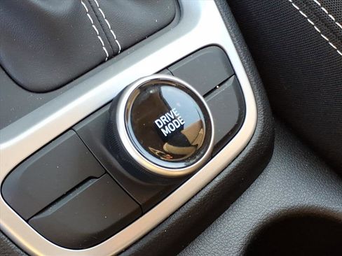 Certified 2024 Hyundai Venue SEL image 24