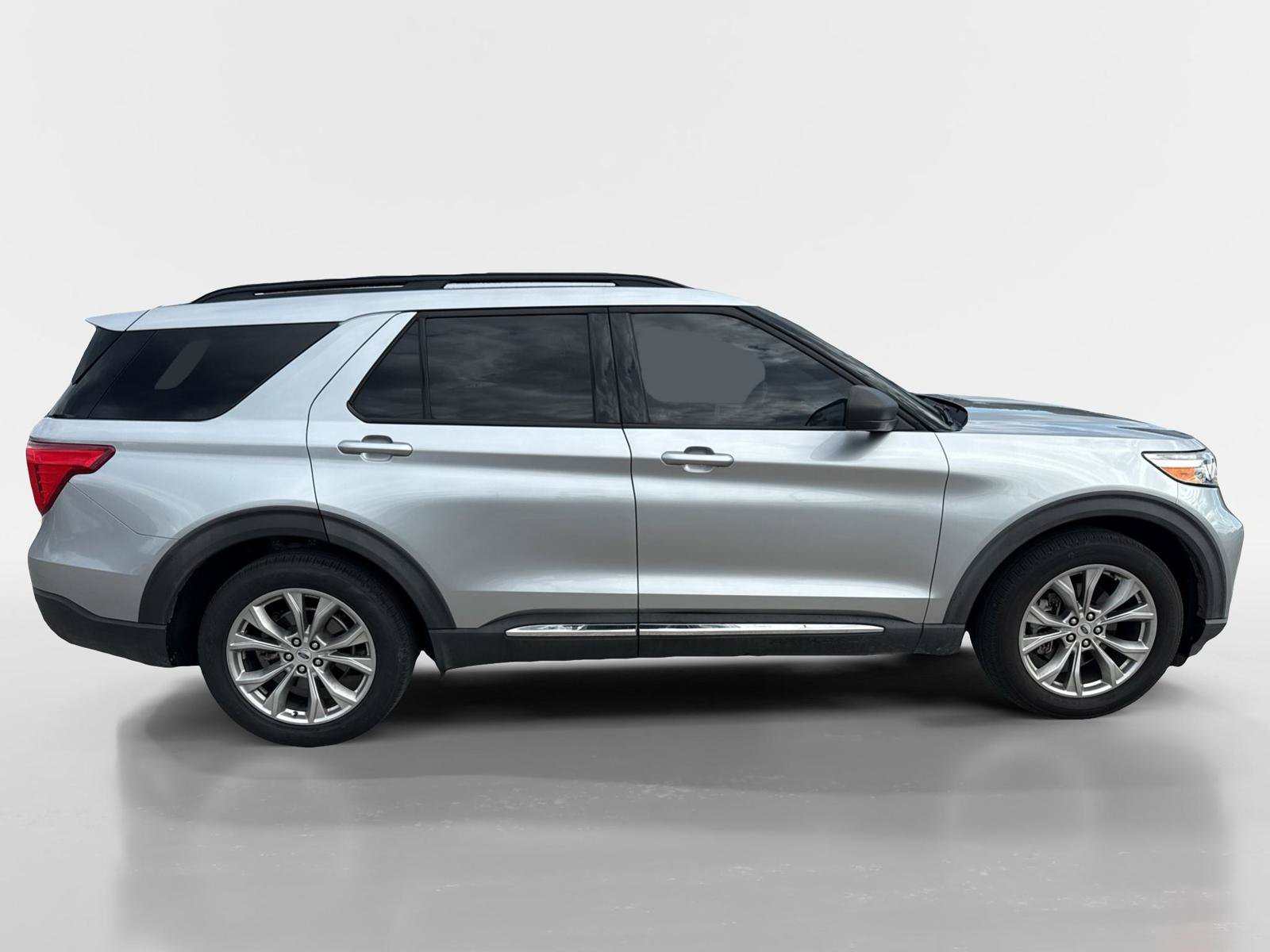 Used 2020 Ford Explorer XLT w/ Equipment Group 202A RWD image 6