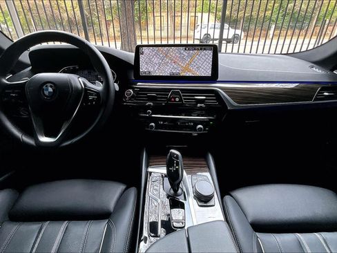Used 2023 BMW 530i w/ Premium Package image 14