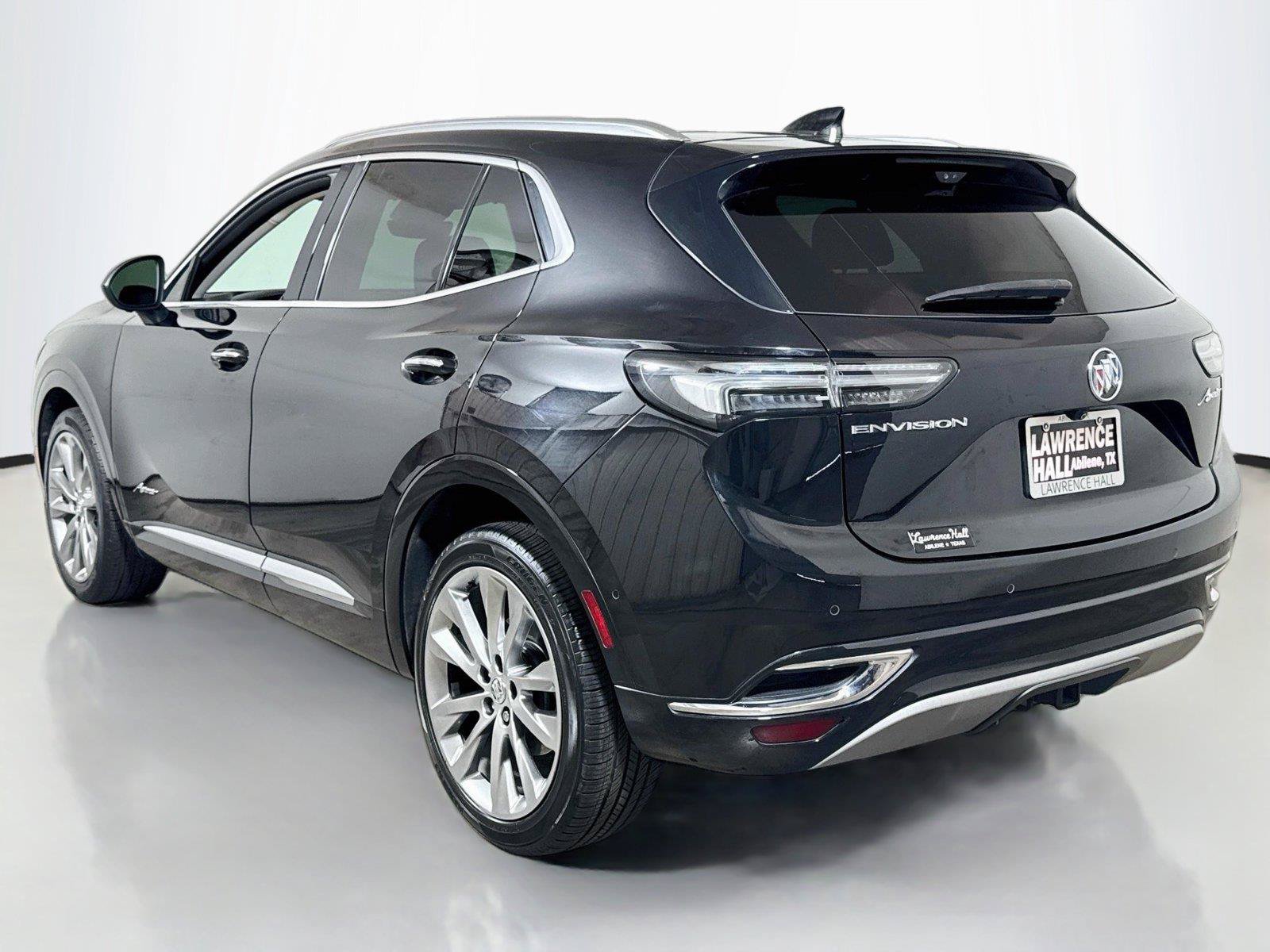 Used 2022 Buick Envision Avenir w/ Technology Package II FWD image 6