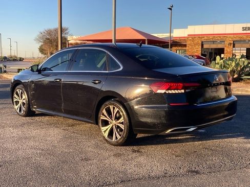 Used 2022 Volkswagen Passat 2.0T SE image 6