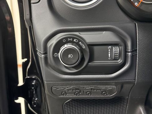 New 2025 Jeep Wrangler Unlimited Sahara AWD/4WD image 10