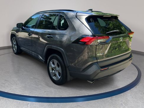 Used 2024 Toyota RAV4 XLE w/ Convenience Package FWD image 7