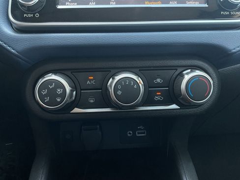 Used 2025 Nissan Versa SV FWD image 23