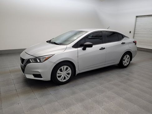 Used 2020 Nissan Versa S FWD image 2