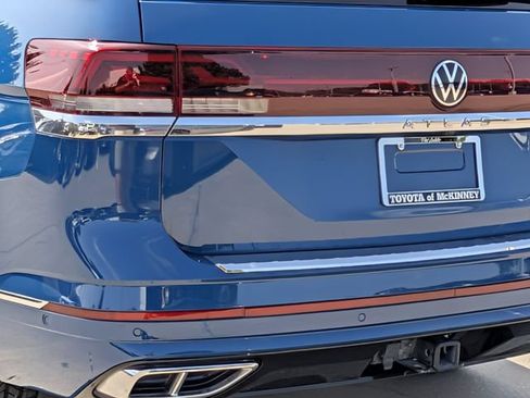 Used 2025 Volkswagen Atlas SEL Premium R-Line AWD/4WD image 8