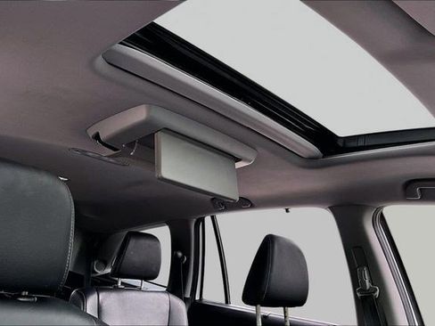 Certified 2020 Honda Pilot Touring image 25