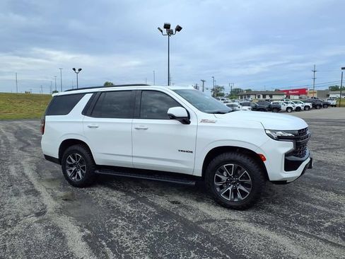 Used 2023 Chevrolet Tahoe Z71 w/ Luxury Package AWD/4WD image 2