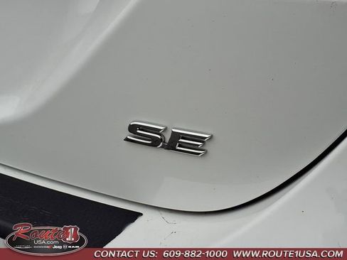 Used 2023 Toyota Camry SE image 18