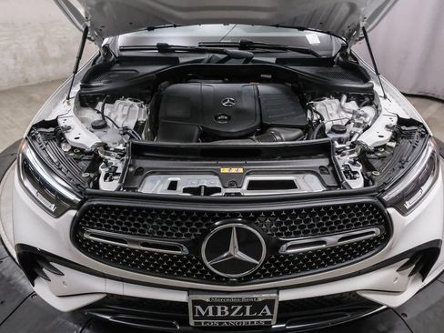 Certified 2025 Mercedes-Benz GLC 300 image 27