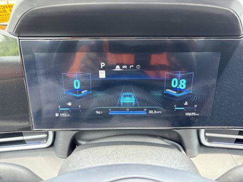 Used 2024 Hyundai Elantra SEL FWD image 32