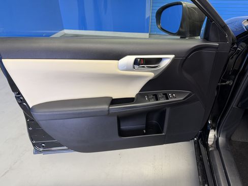 Used 2012 Lexus CT 200h Premium w/ Premium Audio Pkg FWD image 9