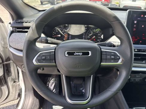 Used 2023 Jeep Compass Sport AWD/4WD image 38