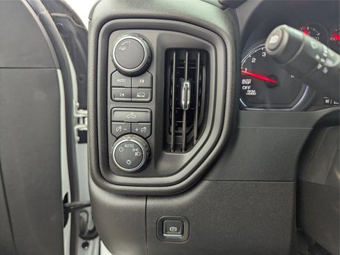 Used 2023 Chevrolet Silverado 1500 Custom image 28