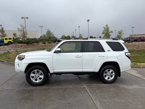 Used 2024 Toyota 4Runner SR5 Premium w/ SR5 Premium Package AWD/4WD image 2