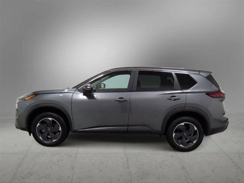 Used 2025 Nissan Rogue SV image 5
