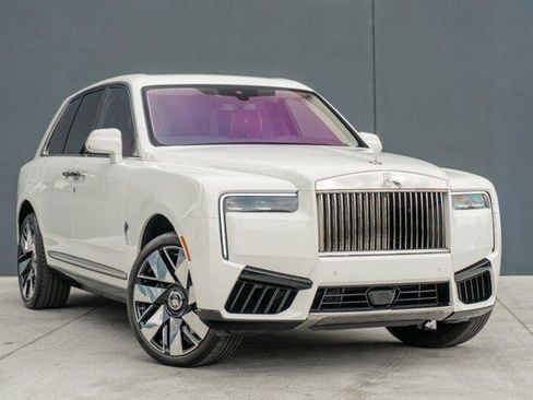 Used 2025 Rolls-Royce Cullinan image 1