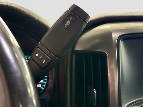 Used 2018 Chevrolet Silverado 1500 LT AWD/4WD image 17