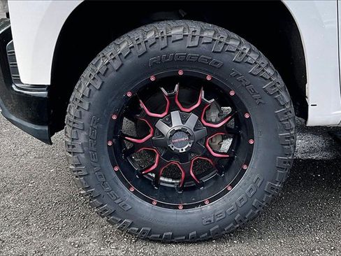 Used 2019 Chevrolet Silverado 1500 LT Trail Boss image 28