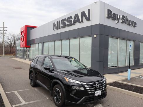 Certified 2023 Nissan Rogue SV AWD/4WD image 2