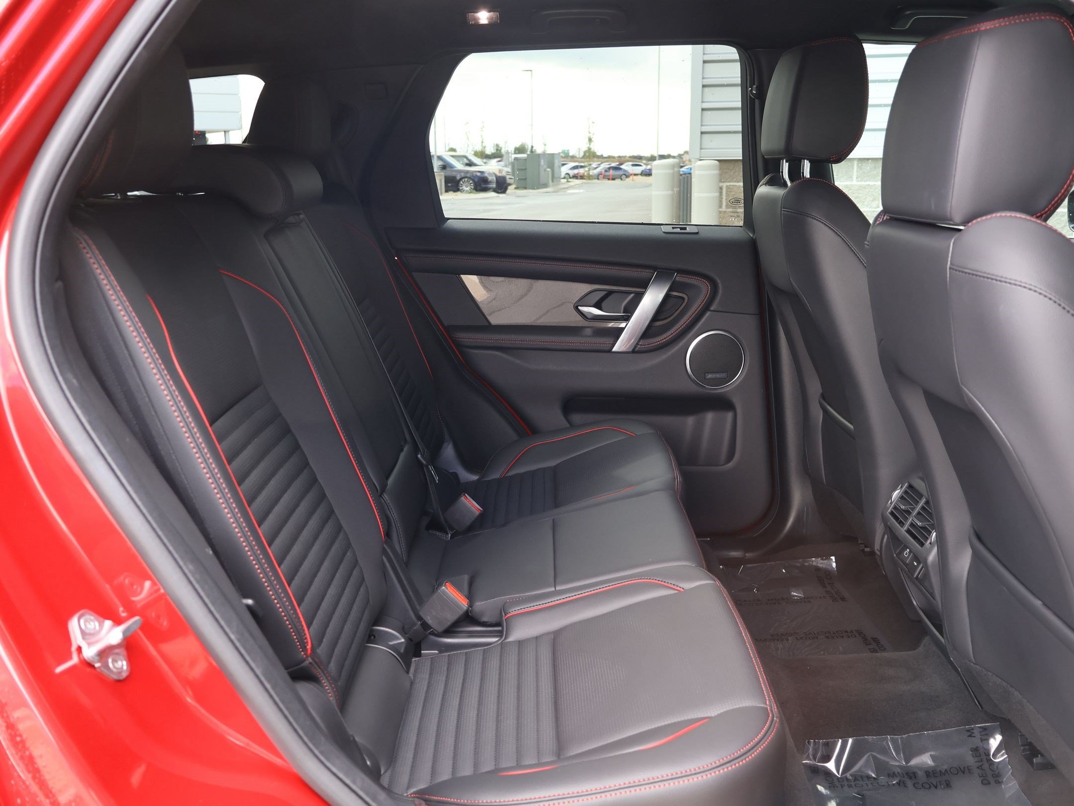 Used 2023 Land Rover Discovery Sport SE R-Dynamic AWD/4WD image 32