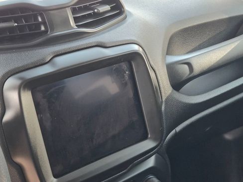 Used 2023 Jeep Renegade Latitude image 28