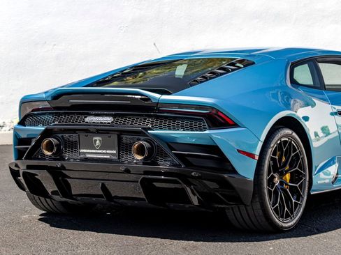 Used 2022 Lamborghini Huracan EVO RWD image 7