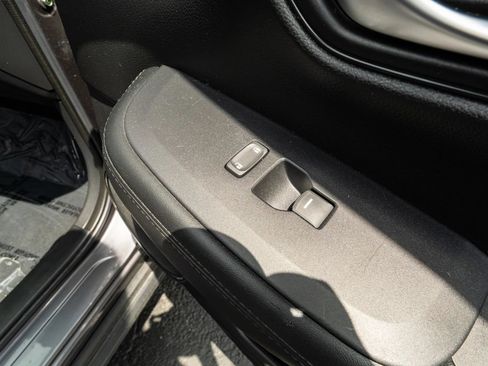 Used 2025 Honda HR-V LX image 13