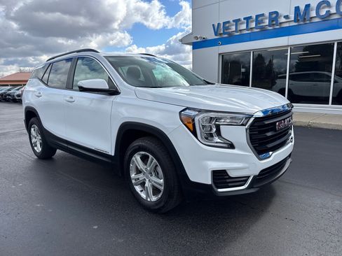 Certified 2024 GMC Terrain SLE w/ Driver Convenience Package image 1