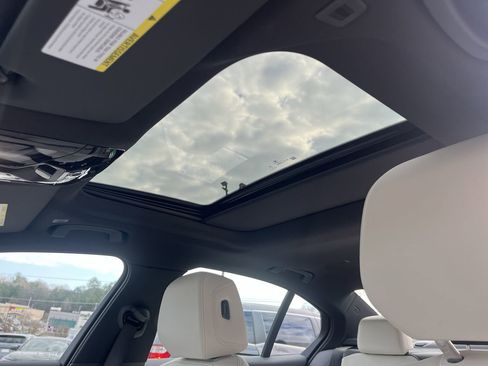 Certified 2025 BMW i5 M60 w/ Premium Package image 30