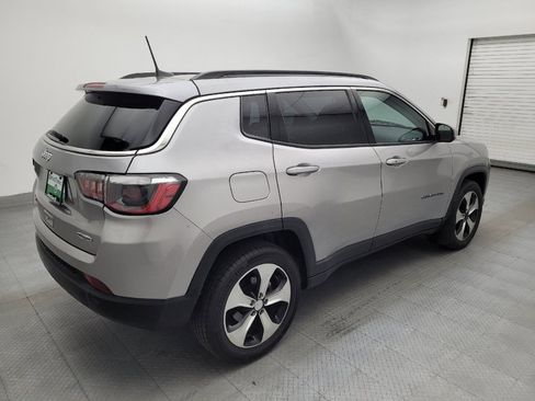 Used 2017 Jeep Compass Latitude w/ Popular Equipment Group AWD/4WD image 9