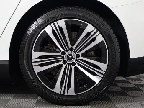 Used 2022 Mercedes-Benz EQS 450+ Sedan image 15